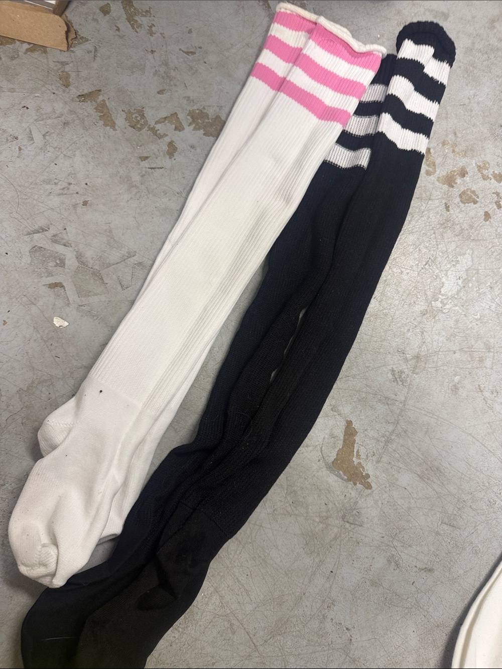 2 Classic Stripe Knee-High Socks White Pink Stripe
Black White Stripe WORN ONCE